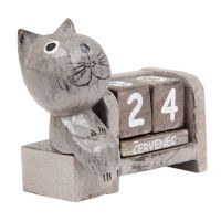 Kalendář dřevěný Kočka soška 9 cm šedá