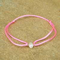 Náramek String - říční perla růžový neon
